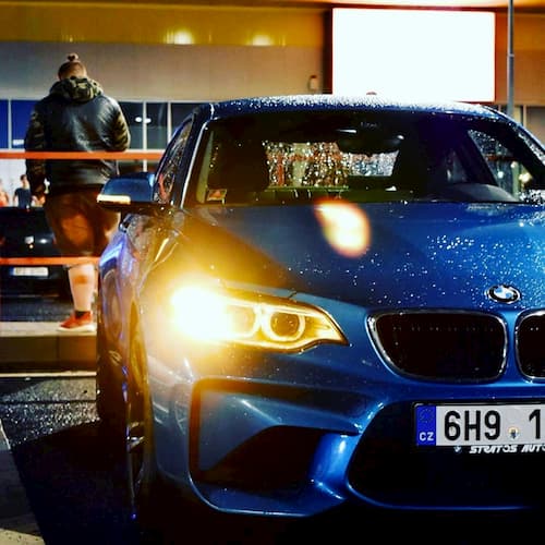 BMW M2 z půjčovny pujcsim5.cz